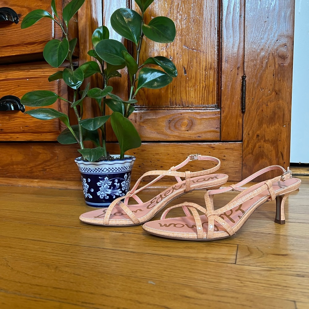 Never worn Sam Edelman Strappy Sandals in Peach